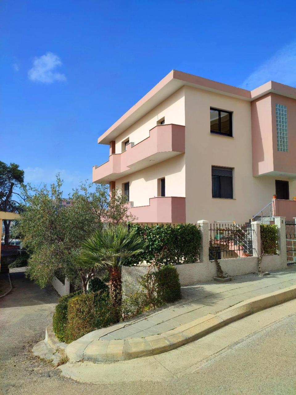 Bp Beach Apartments Golem  Exterior photo