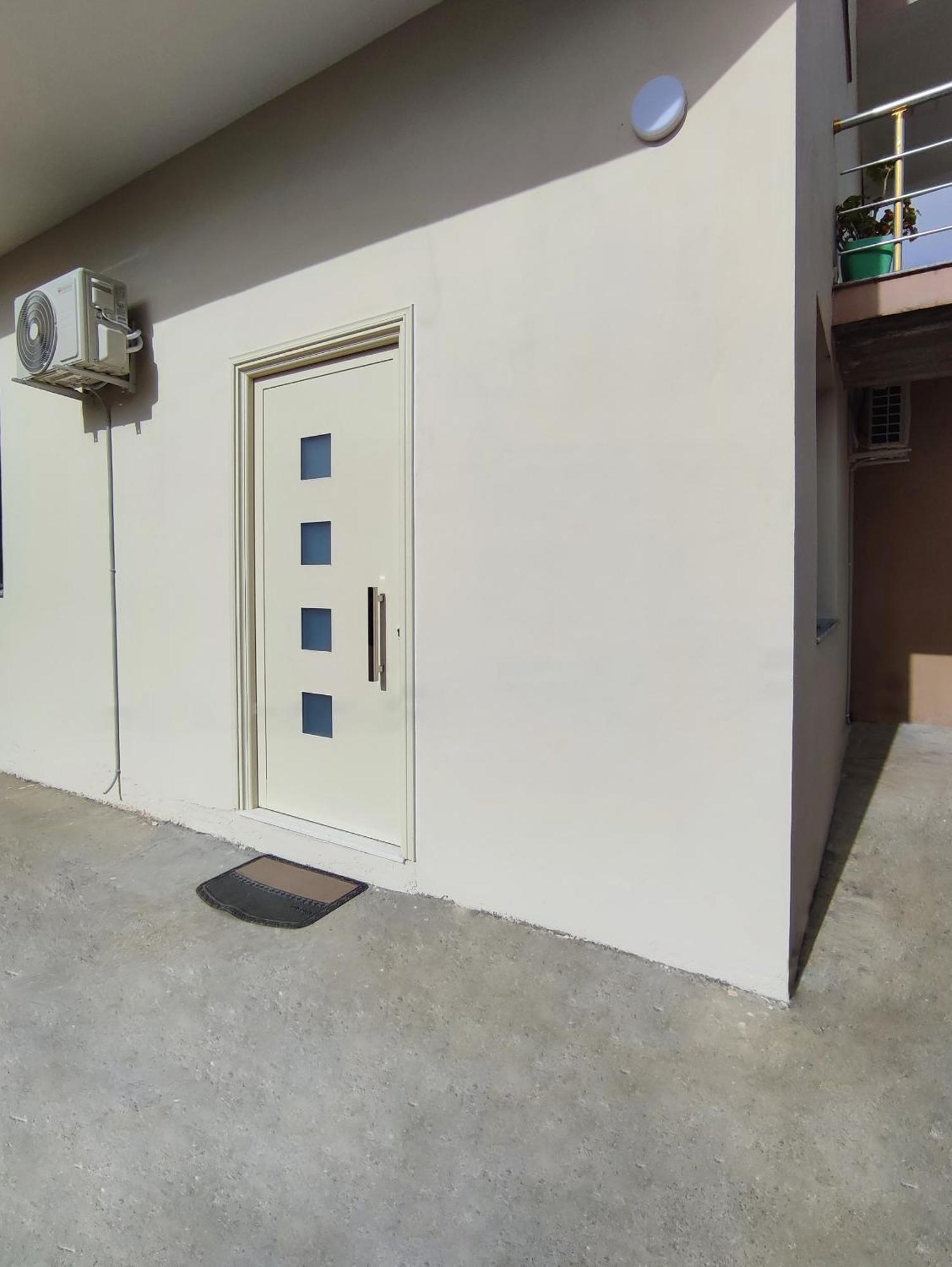 Bp Beach Apartments Golem  Exterior photo