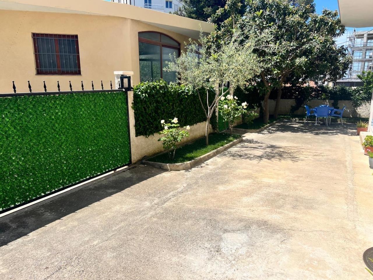 Bp Beach Apartments Golem  Exterior photo